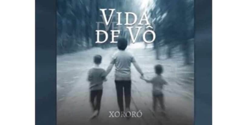 Xororó com os filhos de Sandy e Juniorna capa da música 'Vida de Vô' (Foto: Reprodução) Xororó com os filhos de Sandy e Juniorna capa da música 'Vida de Vô' (Foto: Reprodução)