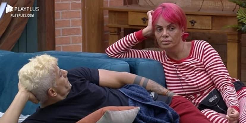 Valentina em conversa com Tiago Piquilo (Foto: Reprodução) Valentina em conversa com Tiago Piquilo (Foto: Reprodução)