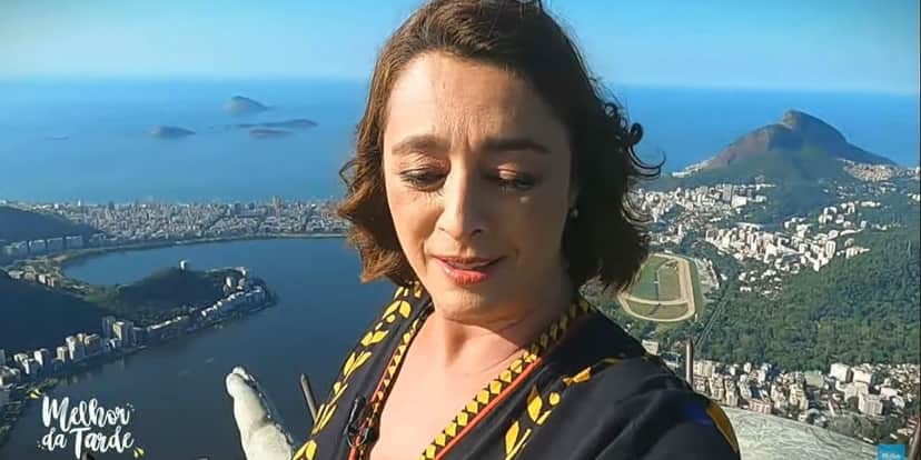 "Não tem emoção maior", Catia Fonseca deixa os estúdios da Band, assume programa no RJ e cai no choro: "Medo" "Não tem emoção maior", Catia Fonseca deixa os estúdios da Band, assume programa no RJ e cai no choro: "Medo"