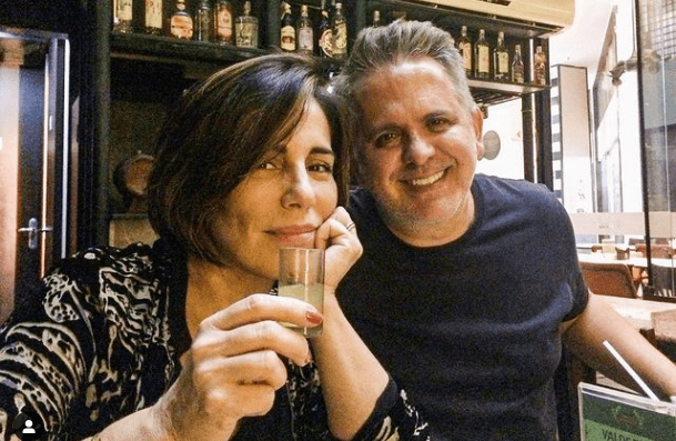 Glória Pires e Orlando de Morais são casados e pai de três filhos (Foto: Reprodução)