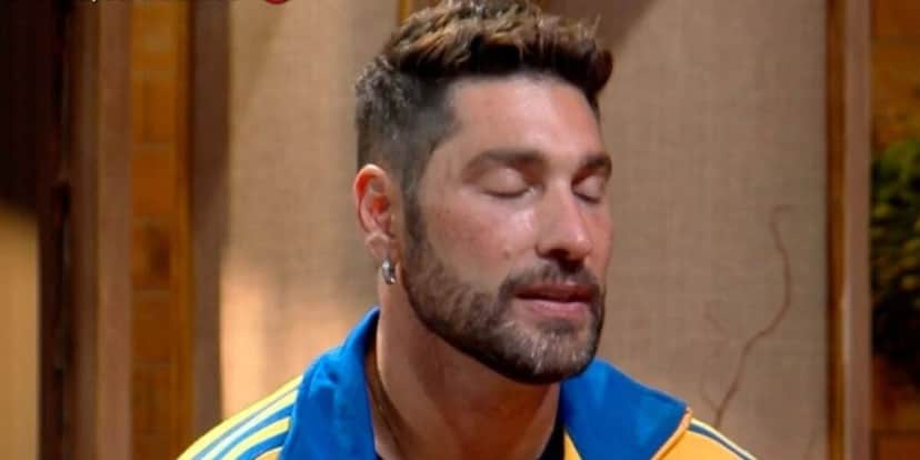 A Fazenda 13: Victor Pecoraro tem experiência sobrenatural no reality, expõe vozes do além e confirma: "Eu ouvi" A Fazenda 13: Victor Pecoraro tem experiência sobrenatural no reality, expõe vozes do além e confirma: "Eu ouvi"