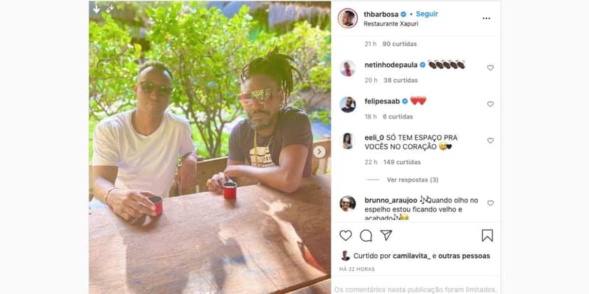 De acordo com cantor, amigo mente sobre idade De acordo com cantor, amigo mente sobre idade