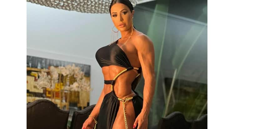 Gracyanne Barbosa surge sem calcinha em evento e rouba a cena Gracyanne Barbosa surge sem calcinha em evento e rouba a cena