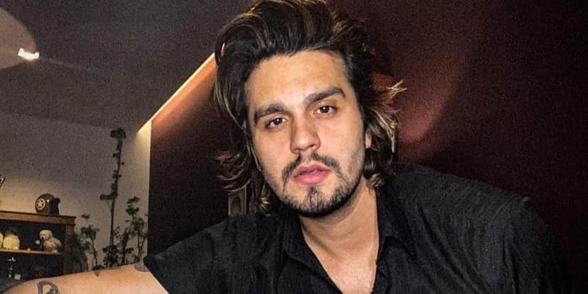 Luan Santana confirma amor e expõe foto (Foto: Divulgação) Luan Santana confirma amor e expõe foto (Foto: Divulgação)
