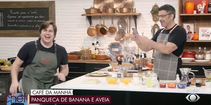 "Um vagabundo", Assistente de Edu Guedes fala o que não devia, chef saca celular e aciona RH: "A Band pediu" "Um vagabundo", Assistente de Edu Guedes fala o que não devia, chef saca celular e aciona RH: "A Band pediu"