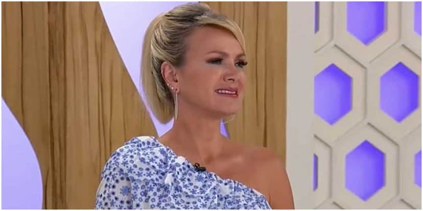 Eliana caiu no choro com homenagem de filhos – Foto: Reprodução Eliana caiu no choro com homenagem de filhos – Foto: Reprodução