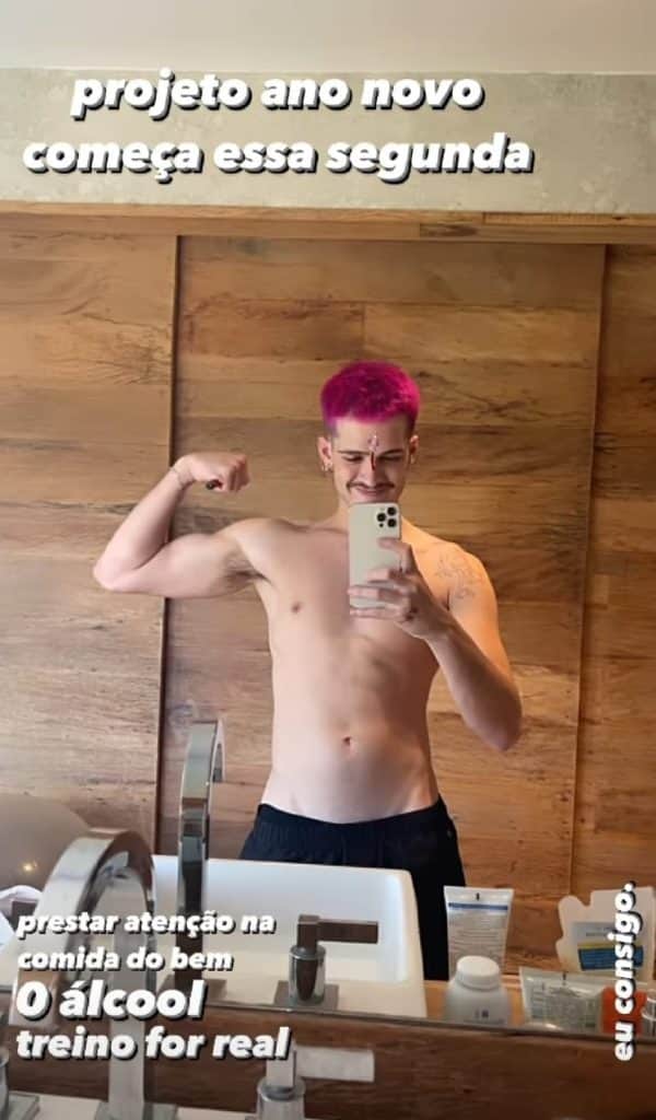 João Guilherme exibe bíceps e barriguinha 'saliente' (Foto: Reprodução/ Instagram) João Guilherme exibe bíceps e barriguinha 'saliente' (Foto: Reprodução/ Instagram)