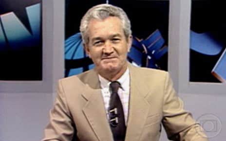 Léo Batista no "Jornal Nacional" (Foto: Reprodução/TV Globo) Léo Batista no "Jornal Nacional" (Foto: Reprodução/TV Globo)