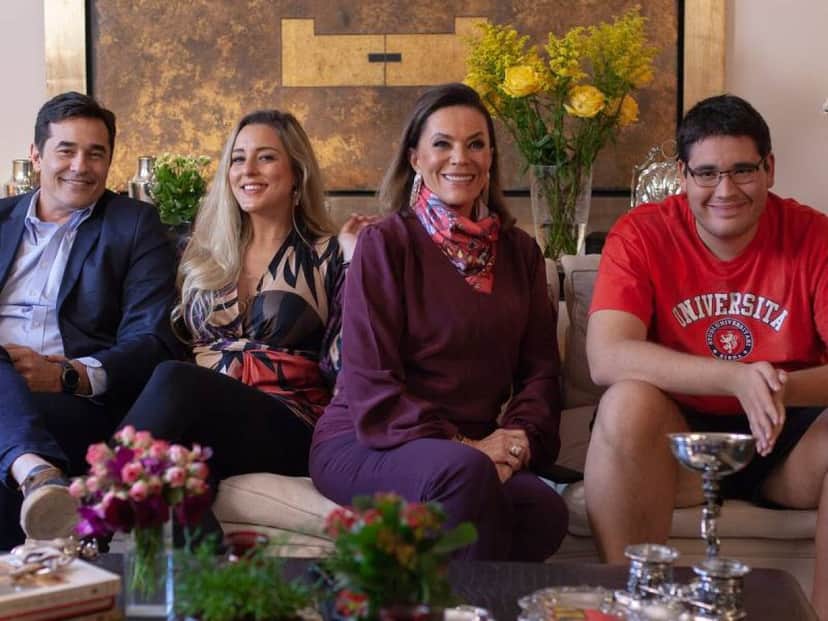 Beth Szafir e a família em reality show (Foto: Divulgação/E!) Beth Szafir e a família em reality show (Foto: Divulgação/E!)