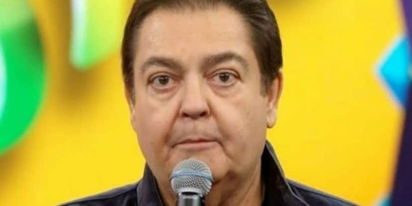 Rodrigo Faro é arrancado dos estúdios do Canta Comigo, da Record, e tem ida à RedeTV! anunciada Rodrigo Faro é arrancado dos estúdios do Canta Comigo, da Record, e tem ida à RedeTV! anunciada