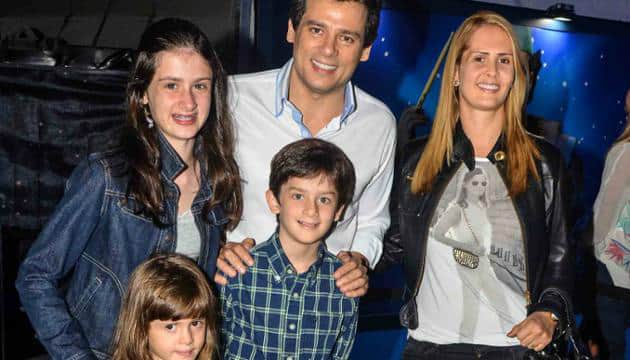 Celso Portiolli e a família que teve com Suzana Marchi (Foto: Reprodução) Celso Portiolli e a família que teve com Suzana Marchi (Foto: Reprodução)