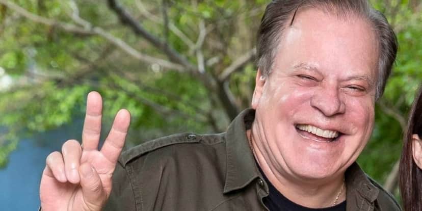 Discreto, Chico Pinheiro, do BDBR, assume relação com global em bastidores da emissora e declara amor Discreto, Chico Pinheiro, do BDBR, assume relação com global em bastidores da emissora e declara amor