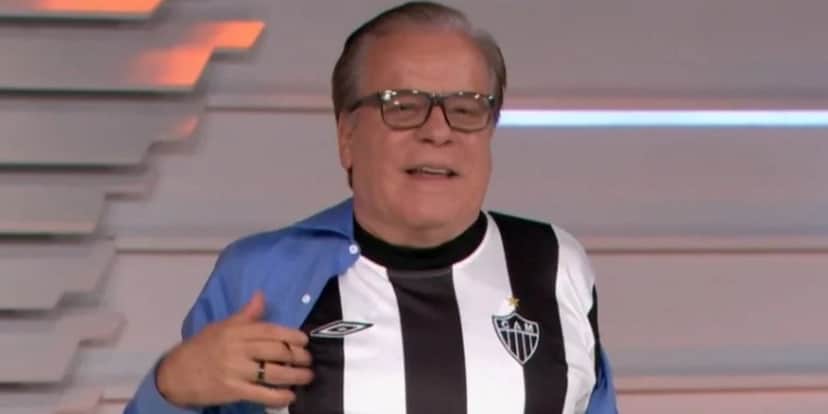 Chico Pinheiro faz 'striptease' na Globo - Foto: Reprodução Chico Pinheiro faz 'striptease' na Globo - Foto: Reprodução