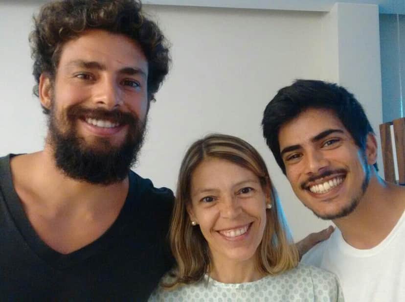 Cauã Reymond ao lado da mãe e do irmão (Foto: Reprodução/Instagram) Cauã Reymond ao lado da mãe e do irmão (Foto: Reprodução/Instagram)