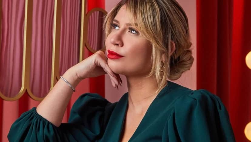 Marília Mendonça em campanha publicitária inédita, deixa sua própria linha de maquiagem (Foto: Reprodução/ Instagram) Marília Mendonça em campanha publicitária inédita, deixa sua própria linha de maquiagem (Foto: Reprodução/ Instagram)