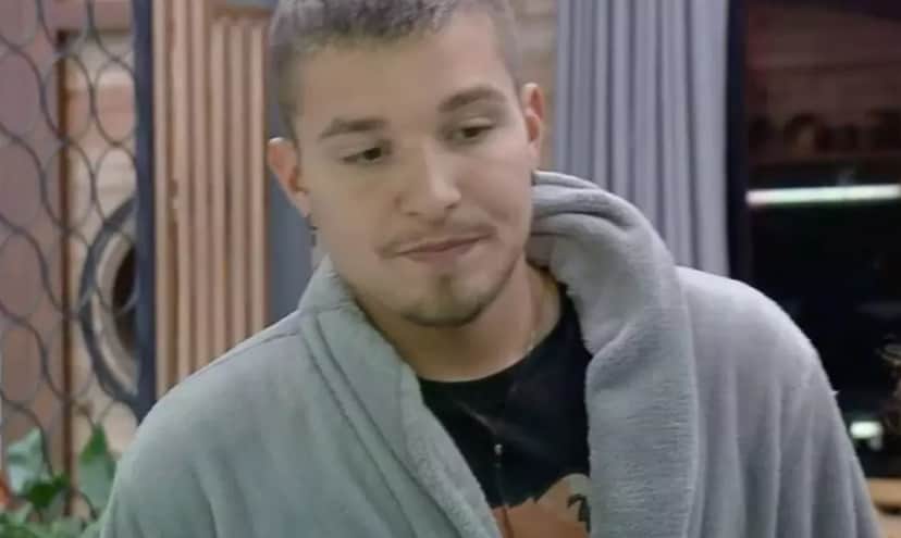 MC Gui revela detalhe do contrato com a Record. Foto: Reprodução/PlayPlus MC Gui revela detalhe do contrato com a Record. Foto: Reprodução/PlayPlus