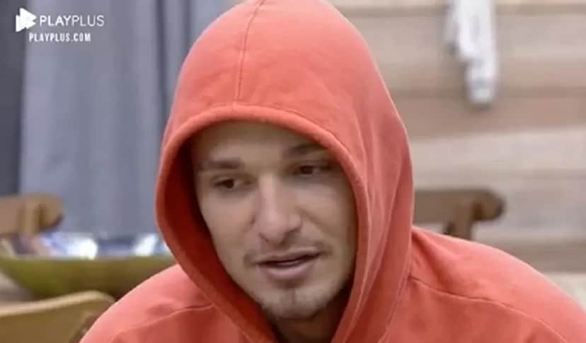 MC Gui fala mal de Bil Araújo após a festa em A Fazenda (Foto: Reprodução/ Playplus)