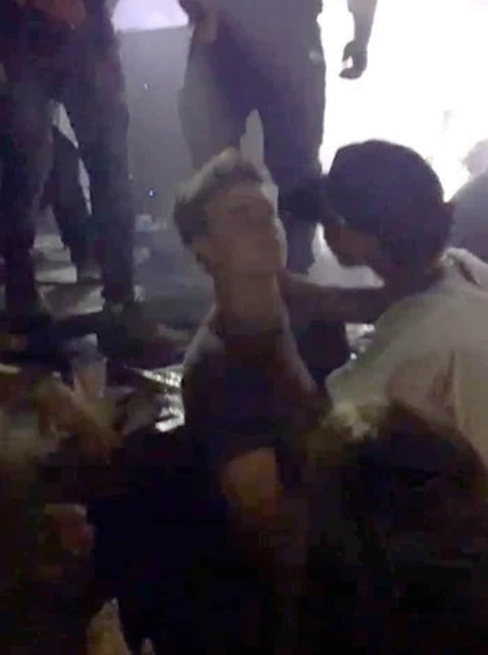 Vídeo da agressão de MC Livinho foi amplamente divulgado na época do acontecimento em 2017 (Foto: Reprodução) Vídeo da agressão de MC Livinho foi amplamente divulgado na época do acontecimento em 2017 (Foto: Reprodução)