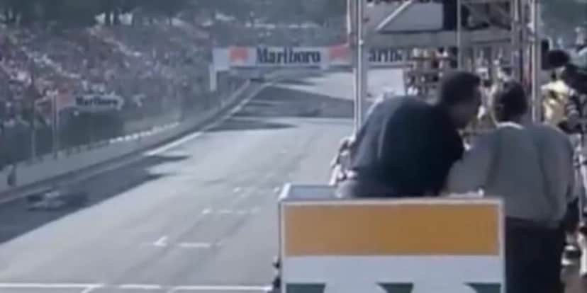 O vacilo de Pelé em Interlagos (Foto: Reprodução/TV Globo) O vacilo de Pelé em Interlagos (Foto: Reprodução/TV Globo)