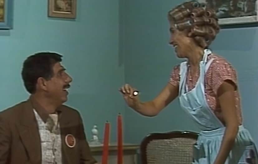 Rúben Aguirre e Florinda Meza em cena de "Os Penetras (1979) - Foto: Reprodução/ SBT Rúben Aguirre e Florinda Meza em cena de "Os Penetras (1979) - Foto: Reprodução/ SBT