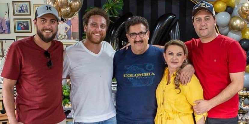 Ratino, esposa e os filhos - Foto: Reprodução Ratino, esposa e os filhos - Foto: Reprodução