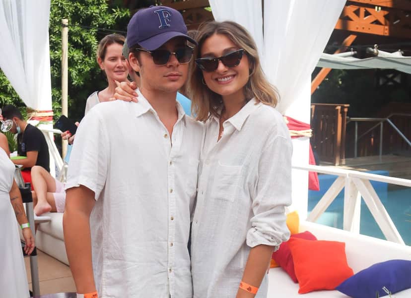 Ícone fashionista, Sasha surgiu de chinelo e com um look para lá de confortável, sem deixar a elegância de lado. “Gosto de usar looks confortáveis. Esse aqui está bem soltinho e fresco para aguentar esse calorzão. Só passei um corretivo no rosto”, entregou a filha de Luciano Szafir. Ícone fashionista, Sasha surgiu de chinelo e com um look para lá de confortável, sem deixar a elegância de lado. “Gosto de usar looks confortáveis. Esse aqui está bem soltinho e fresco para aguentar esse calorzão. Só passei um corretivo no rosto”, entregou a filha de Luciano Szafir.