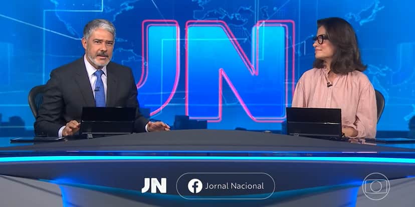 William Bonner e Renata Vasconcellos na bancada do Jornal Nacional (Foto: Reprodução / TV Globo) William Bonner e Renata Vasconcellos na bancada do Jornal Nacional (Foto: Reprodução / TV Globo)