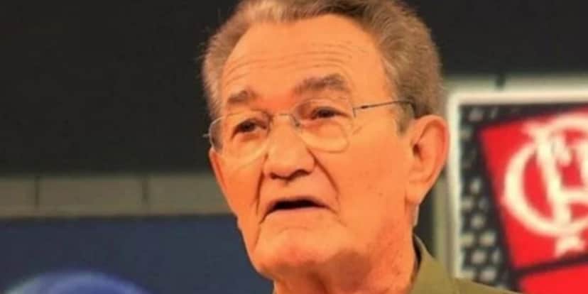 Na Globo há 52 anos, Léo Batista ignora aposentadoria e anuncia contrato vitalício (Foto: Reprodução) Na Globo há 52 anos, Léo Batista ignora aposentadoria e anuncia contrato vitalício (Foto: Reprodução)