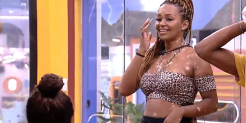 Natália recebeu xaveco de Maria no BBB22 (Foto: Reprodução)