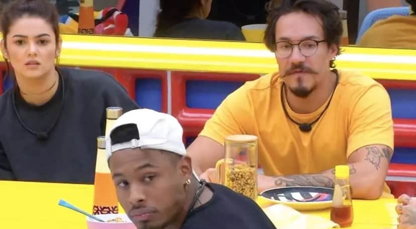 Brothers comentam sobre punições no BBB22 (Reprodução/ Globoplay) Brothers comentam sobre punições no BBB22 (Reprodução/ Globoplay)