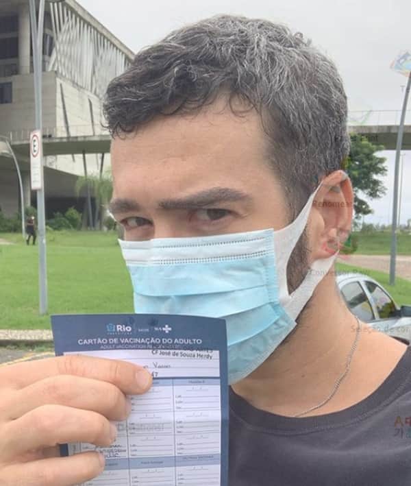 Marcos Veras mostra que tomou a terceira dose (Reprodução/ Instagram) Marcos Veras mostra que tomou a terceira dose (Reprodução/ Instagram)