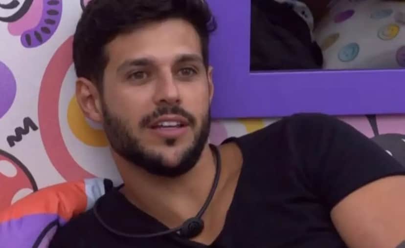 Rodrigo Mussi declara que não gosta de se chamar de 'bonito' (Reprodução/ TV Globo) Rodrigo Mussi declara que não gosta de se chamar de 'bonito' (Reprodução/ TV Globo)