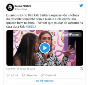 Naiara entrou no quarto bem na hora que Bárbara falava mal dela (Foto: Reprodução / Twitter) Naiara entrou no quarto bem na hora que Bárbara falava mal dela (Foto: Reprodução / Twitter)