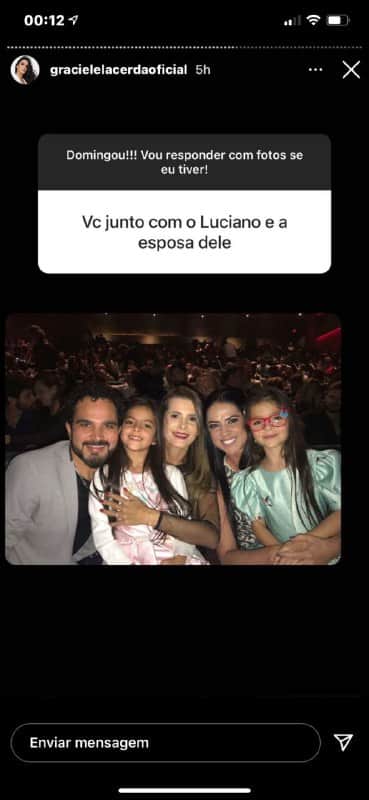 Graciele Lacerda mostrou foto com Luciano Camargo e sua esposa (Foto: Reprodução) Graciele Lacerda mostrou foto com Luciano Camargo e sua esposa (Foto: Reprodução)