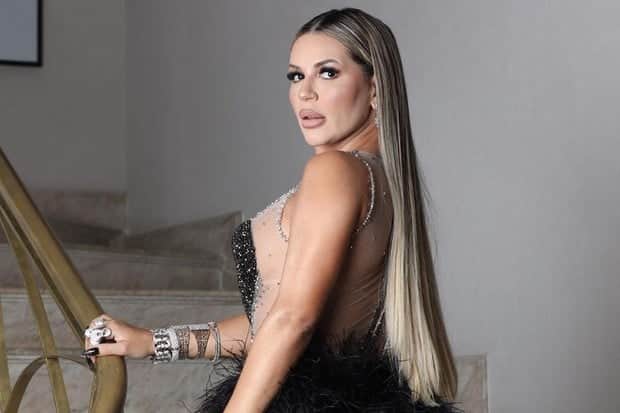 Deolane Bezerra vive em vida de luxo após a morte de Mc Kevin Deolane Bezerra vive em vida de luxo após a morte de Mc Kevin
