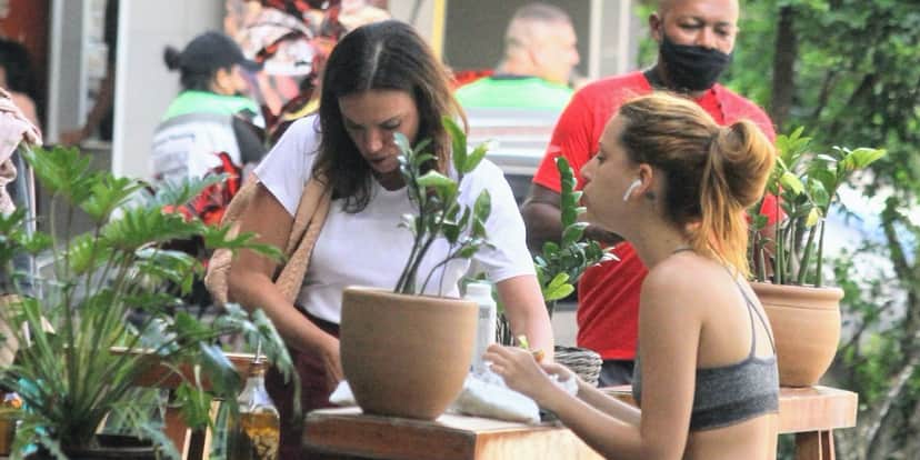 Ana Paula Araújo é flagrada em restaurante (Foto: Fotos Dan Delmiro) Ana Paula Araújo é flagrada em restaurante (Foto: Fotos Dan Delmiro)