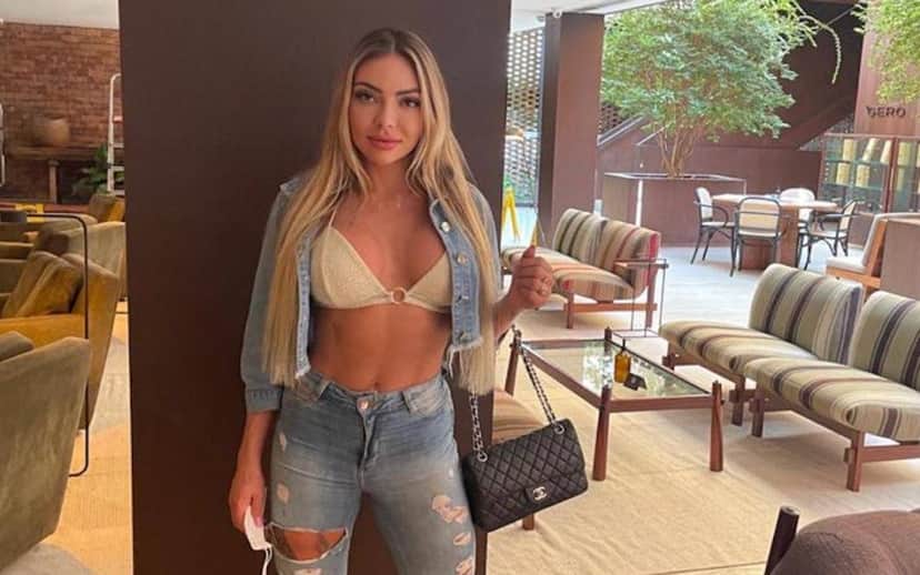 A fim de se dedicar a plataforma OnlyFans, Flávia Oliver pede demissão da RedeTV! A fim de se dedicar a plataforma OnlyFans, Flávia Oliver pede demissão da RedeTV!