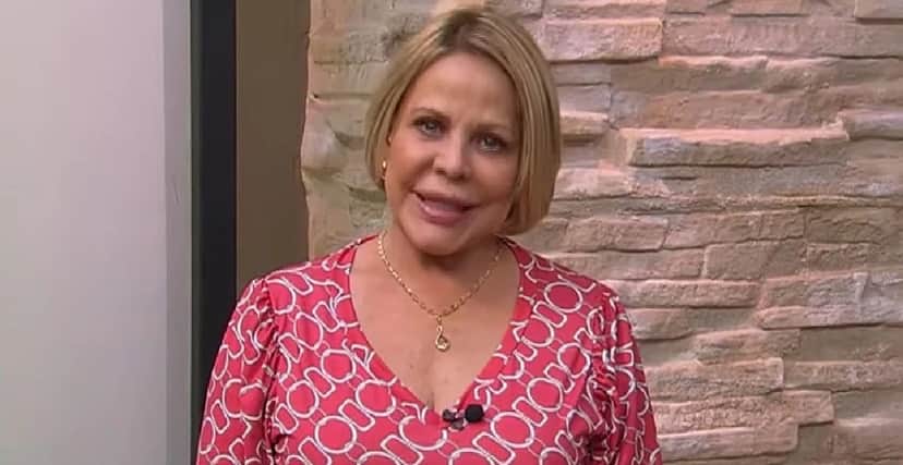 Claudete Troiano em seu programa 'Vou Te Contar' (Foto: Divulgação) Claudete Troiano em seu programa 'Vou Te Contar' (Foto: Divulgação)