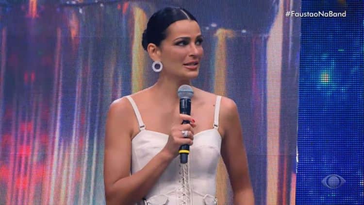 Fernanda Motta abriu o coração no palco de Faustão (Foto: Reprodução)