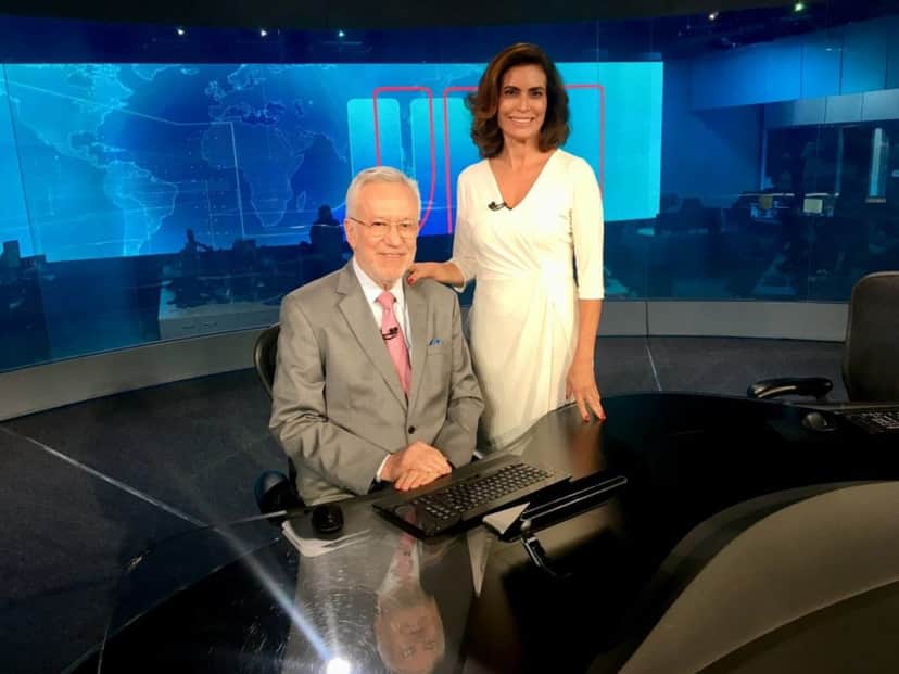 Alexandre Garcia e Giuliana Morrone eram a segunda dupla de âncoras do Jornal Nacional Alexandre Garcia e Giuliana Morrone eram a segunda dupla de âncoras do Jornal Nacional