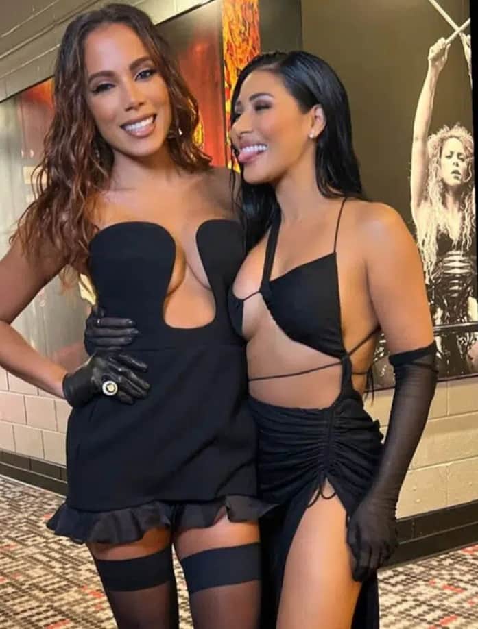 Anitta e Simaria posam juntas e felizes, nos bastidores de premiação em Miami (Reprodução/ Instagram) Anitta e Simaria posam juntas e felizes, nos bastidores de premiação em Miami (Reprodução/ Instagram)