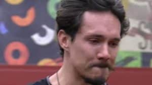 Eliezer teme ser considerado X9 do reality (Foto: Reprodução / Globoplay) Eliezer teme ser considerado X9 do reality (Foto: Reprodução / Globoplay)