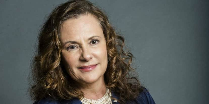 Elizabeth SavallaElizabeth Savalla esteve na Globo por 47 anos. Uma de suas novelas foi "Plumas e Paetês" (Foto: Reprodução / Internet) Elizabeth SavallaElizabeth Savalla esteve na Globo por 47 anos. Uma de suas novelas foi "Plumas e Paetês" (Foto: Reprodução / Internet)