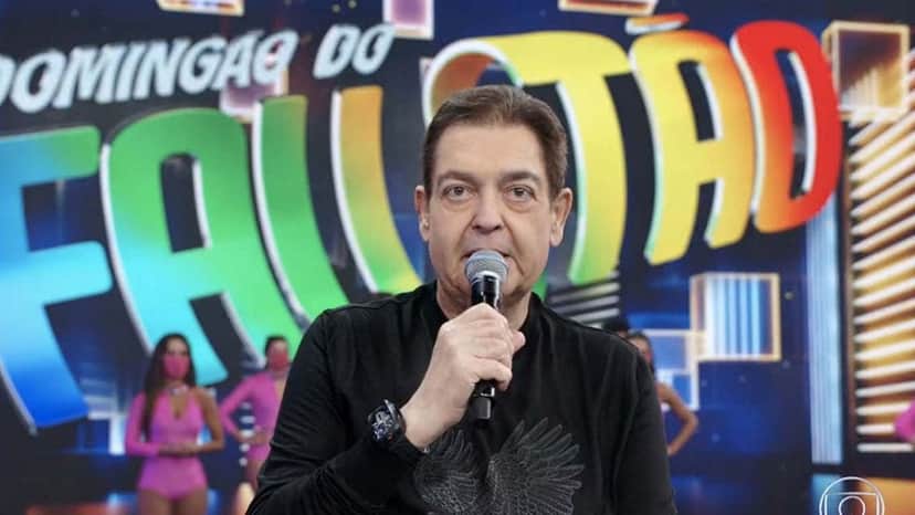 Programa do faustão no último ano tem média de audiência muito abaixo de Luciano Huck Programa do faustão no último ano tem média de audiência muito abaixo de Luciano Huck