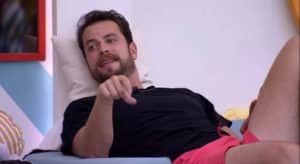 Mãe de Gustavo Marsengo falou o que acha do relacionamento dele com Laís (Foto: Reprodução / Globoplay) Mãe de Gustavo Marsengo falou o que acha do relacionamento dele com Laís (Foto: Reprodução / Globoplay)