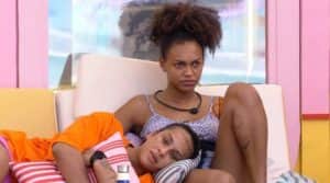 Jessilane e Linn da Quebrada conversam na varanda do BBB22 (Foto: Reprodução / Globoplay) Jessilane e Linn da Quebrada conversam na varanda do BBB22 (Foto: Reprodução / Globoplay)