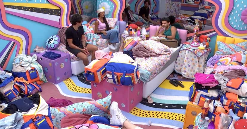 BBB22: Eliezer, Brunna, Eslô e Vyni conversam sobre jogo no Quarto Lollipop (Foto: Reprodução) BBB22: Eliezer, Brunna, Eslô e Vyni conversam sobre jogo no Quarto Lollipop (Foto: Reprodução)