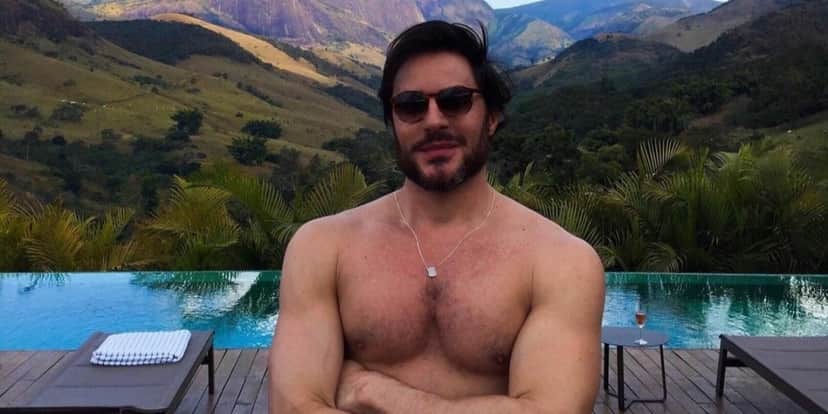 Ricardo Tozzi é famoso pelas novelas que trabalha na Globo (Foto: Reprodução/Instagram) Ricardo Tozzi é famoso pelas novelas que trabalha na Globo (Foto: Reprodução/Instagram)