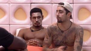 Scooby ficou sem graça quando Linn da Quebrada comentou de Anitta (Foto: Reprodução / Globoplay) Scooby ficou sem graça quando Linn da Quebrada comentou de Anitta (Foto: Reprodução / Globoplay)