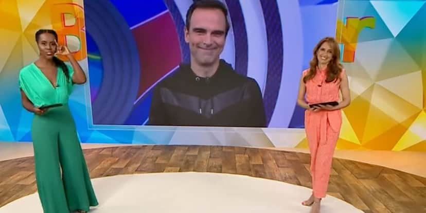 Tadeu Schmidt voltou ao Fantástico em conversa com Maju e Poliana Tadeu Schmidt voltou ao Fantástico em conversa com Maju e Poliana